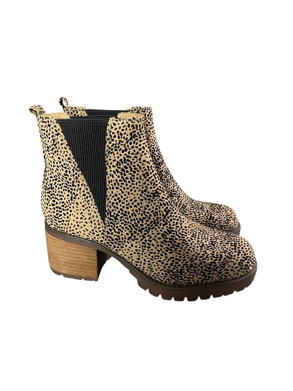 Mia Women’s Cheetah Print Chelsea Chunky Heel Boots Size-8M